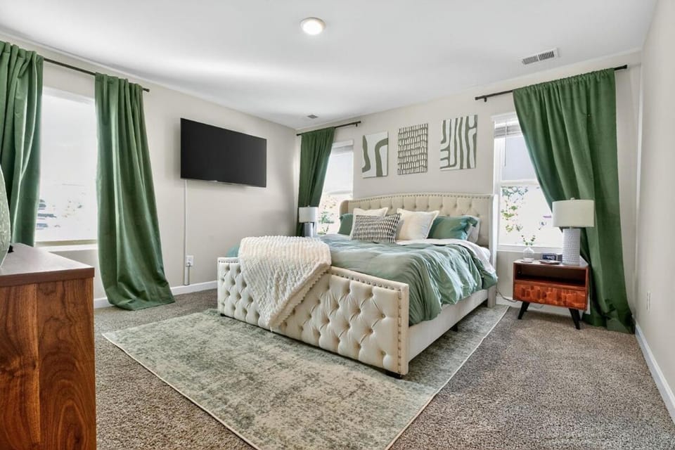 Bed, Photo of the whole room, Bedroom