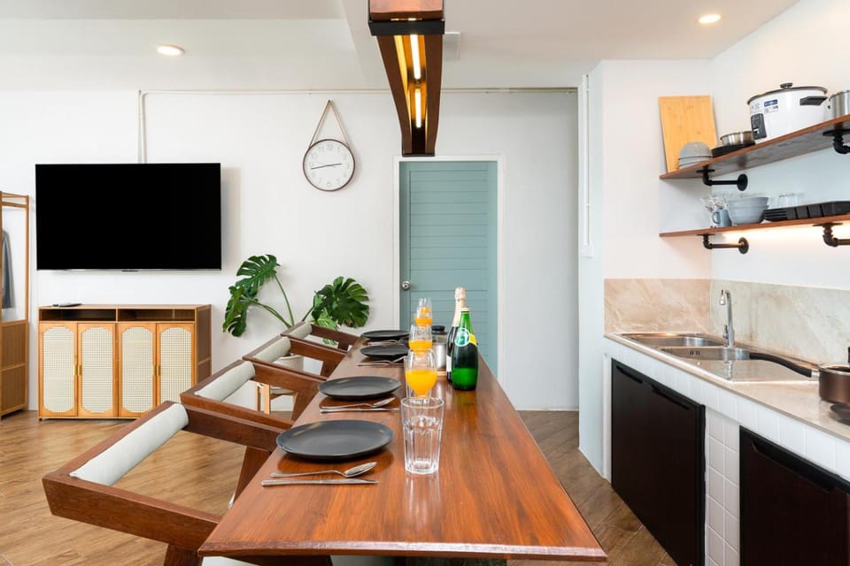 Kitchen or kitchenette, Food and drinks, Dining area, Food, Sea view, Drinks, pet friendly, stove