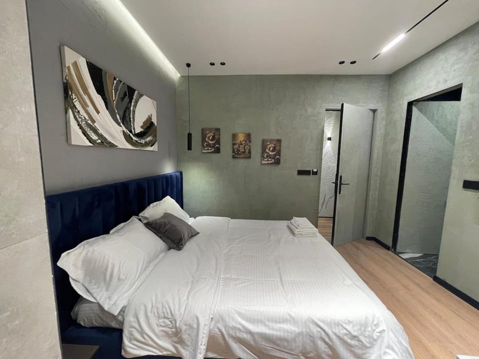 JT Tirana Studios - Green Apartment in Tirana