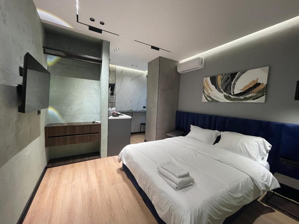 JT Tirana Studios - Green Apartment in Tirana