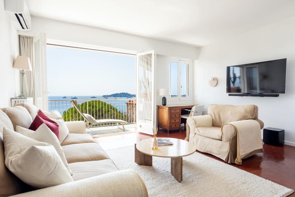 Premium Penthouse with Panoramic Sea View Apartment in Villefranche-sur-Mer