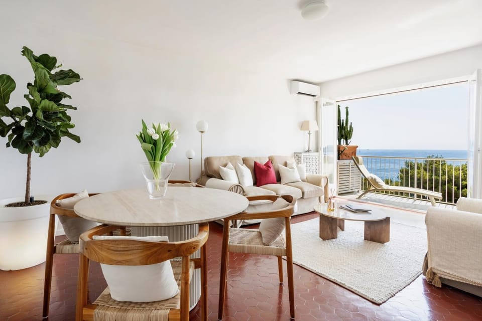 Premium Penthouse with Panoramic Sea View Apartment in Villefranche-sur-Mer