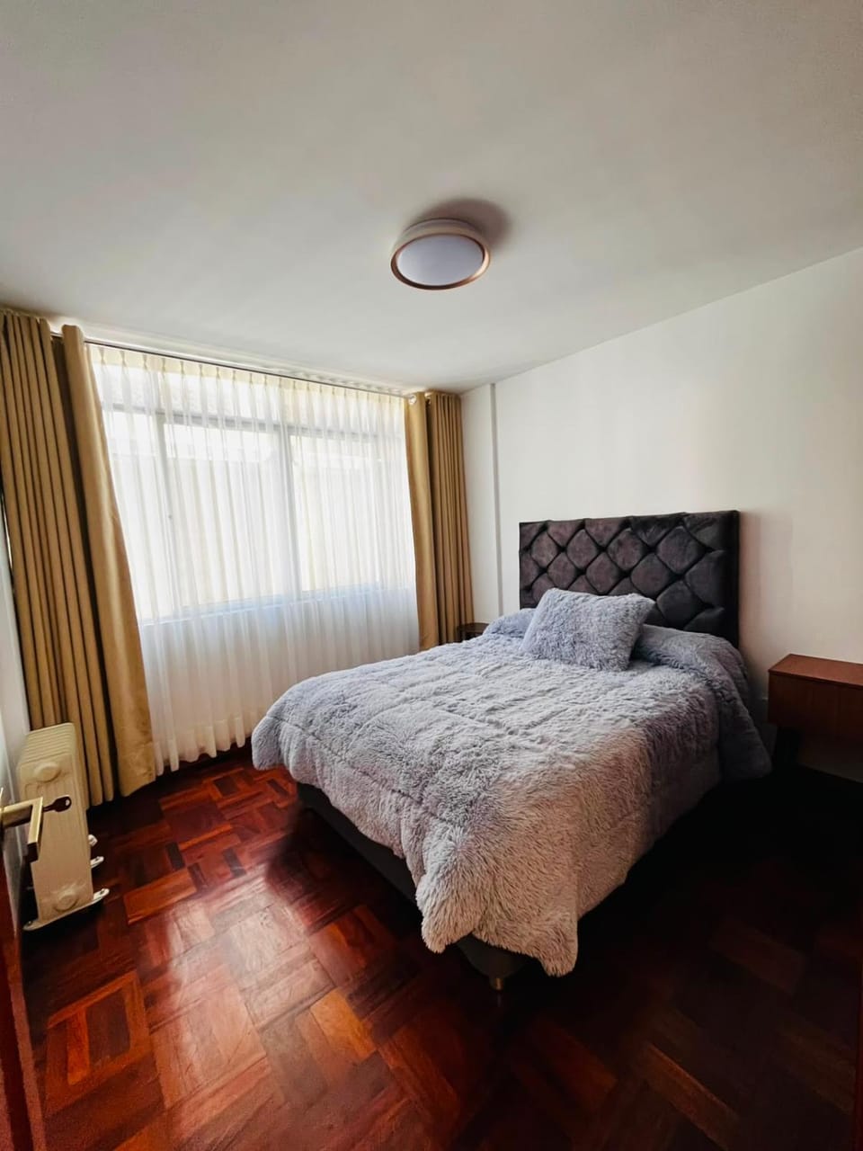 Bed, Bedroom, heating