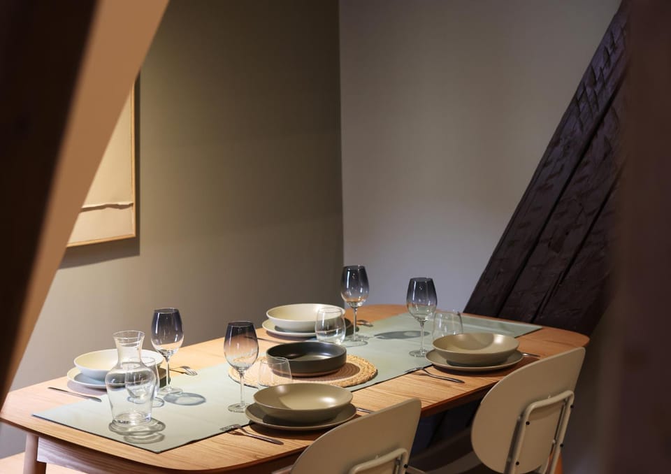 Seating area, Dining area