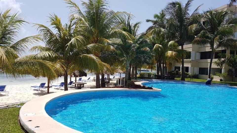 Swimming pool