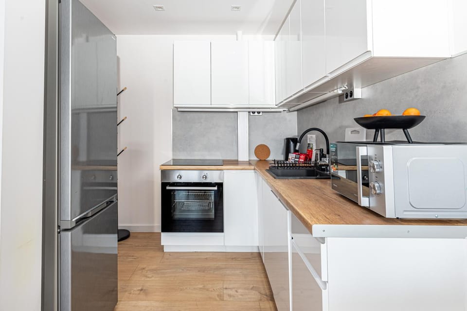 Kitchen or kitchenette, oven, stove