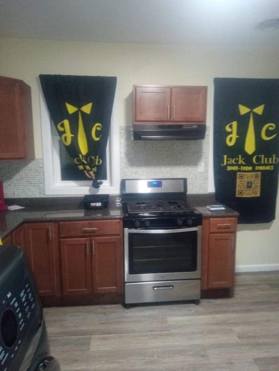 Cozy 3 Bedrooms Full Kitchen Smart TV House in Schenectady