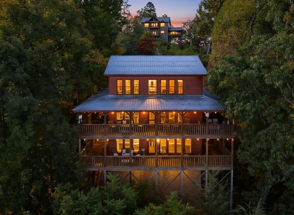 The Real McCoy Epic ViewsHot Tub Arcade House in Sevier County
