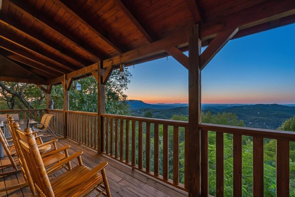 The Real McCoy Epic ViewsHot Tub Arcade House in Sevier County