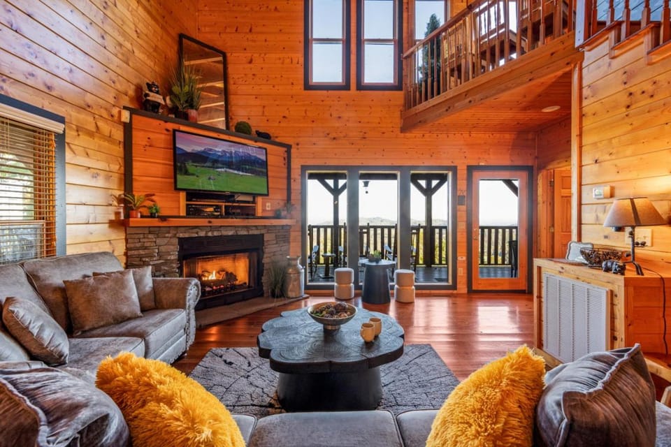 The Real McCoy Epic ViewsHot Tub Arcade House in Sevier County