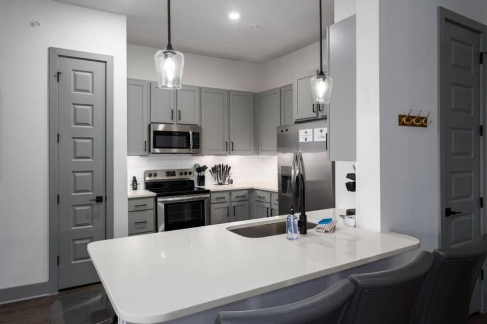 Luxury Apt with shopping and restaurants Apartment in Vestavia Hills