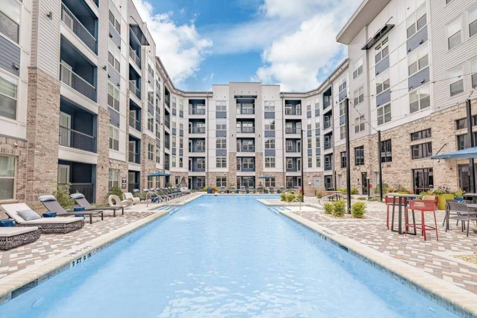Luxury Apt with shopping and restaurants Apartment in Vestavia Hills