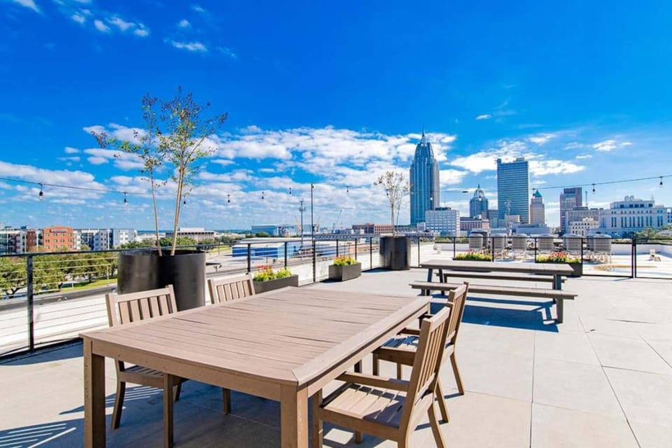 Beautiful 1 BR Renovated Apt in downtown Apartment in Mobile
