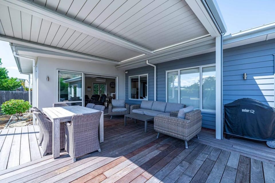 Wanaka Haven Spa Views and fantastic outdoor living House in Wanaka