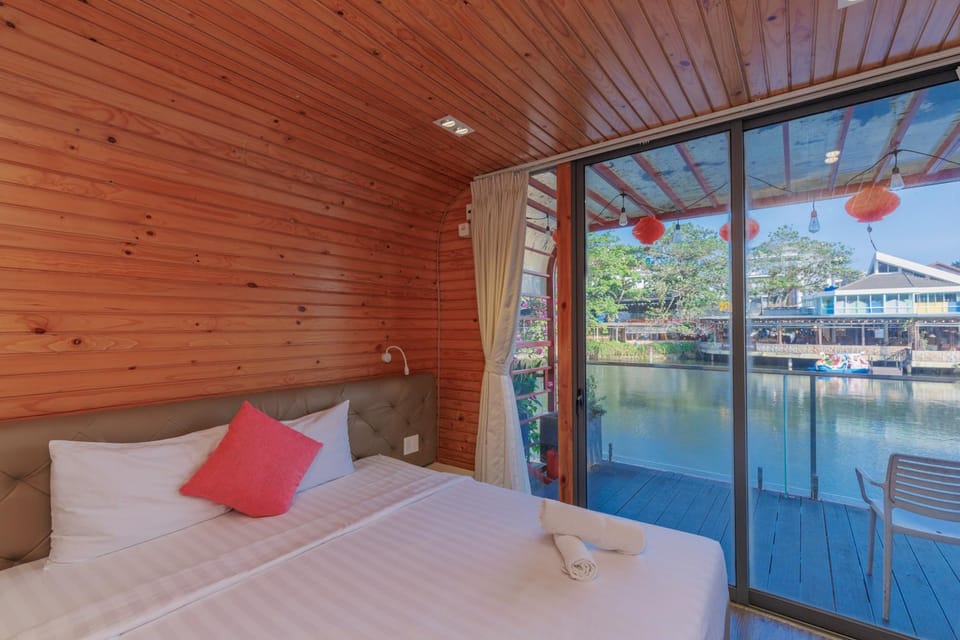 Bed, View (from property/room), Bedroom, Sunset