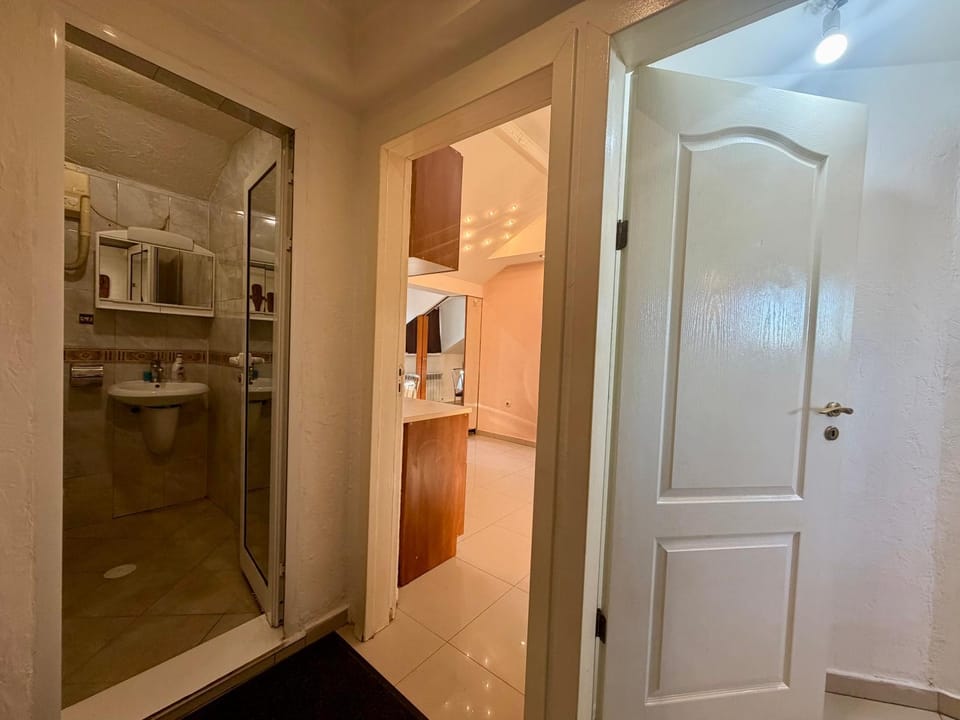 Prime Center - 1BDR Apt - Top Floor Next to the National Stadium & Sofia University Apartment in Sofia