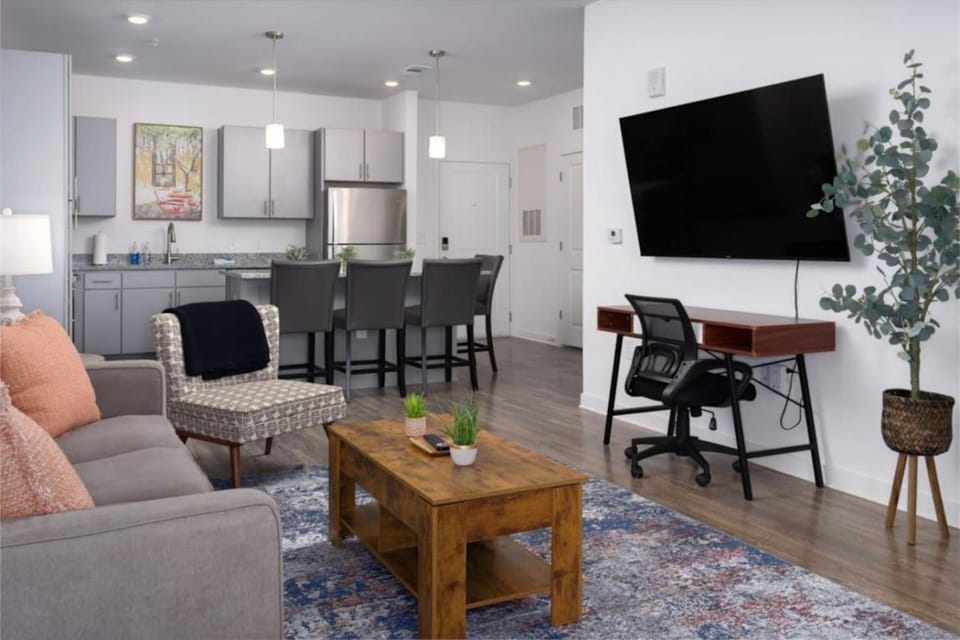 2 King Suites, Pool Near Oak Mountain Apartment in Pelham