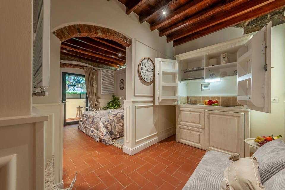 Bed, Kitchen or kitchenette, Living room, Photo of the whole room, Seating area, Bedroom, minibar