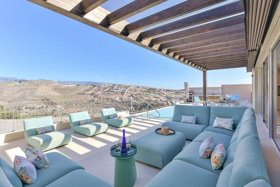 Day, Balcony/Terrace, Living room, Seating area