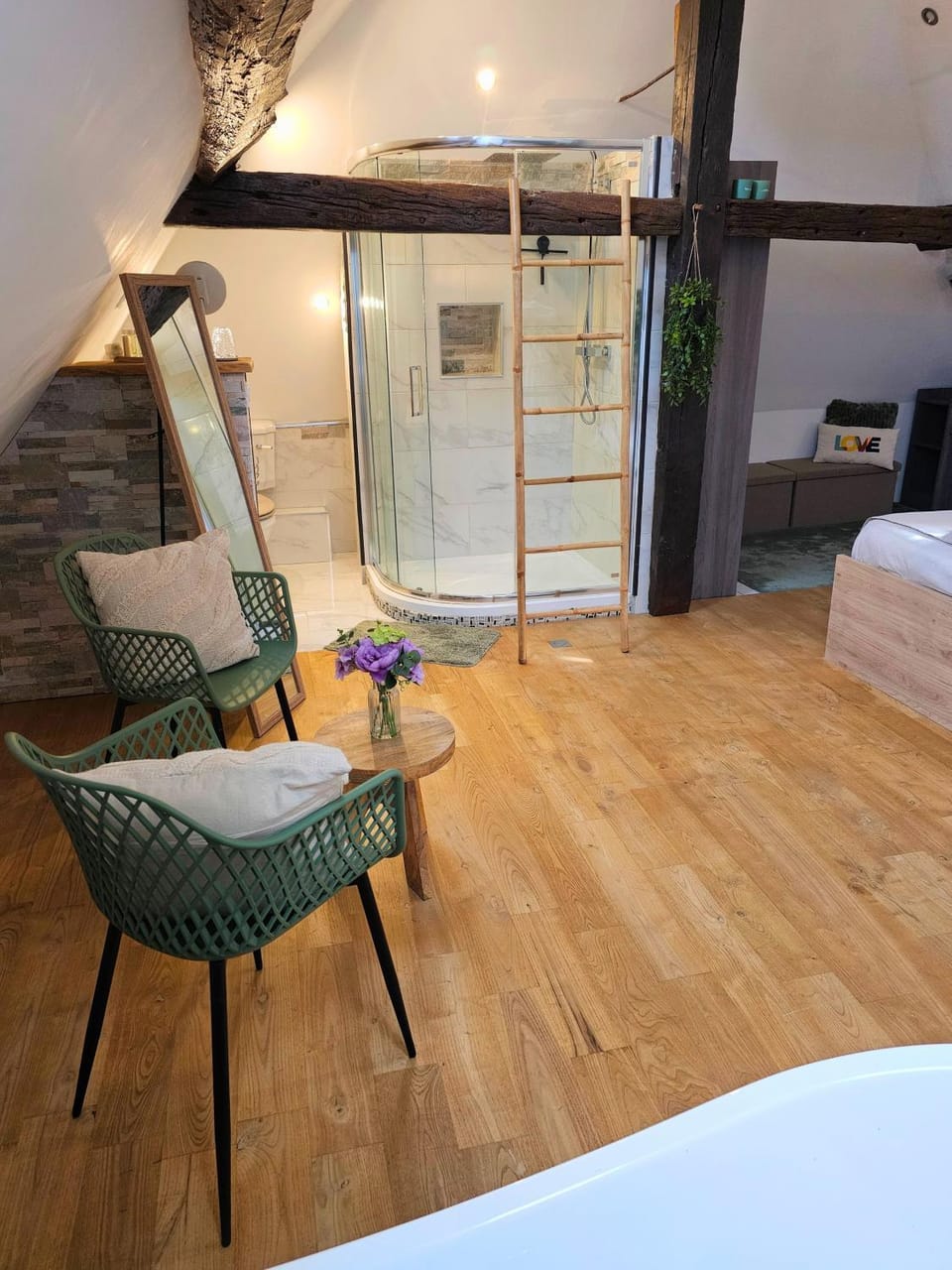Shower, Toilet, Bathroom, Living room