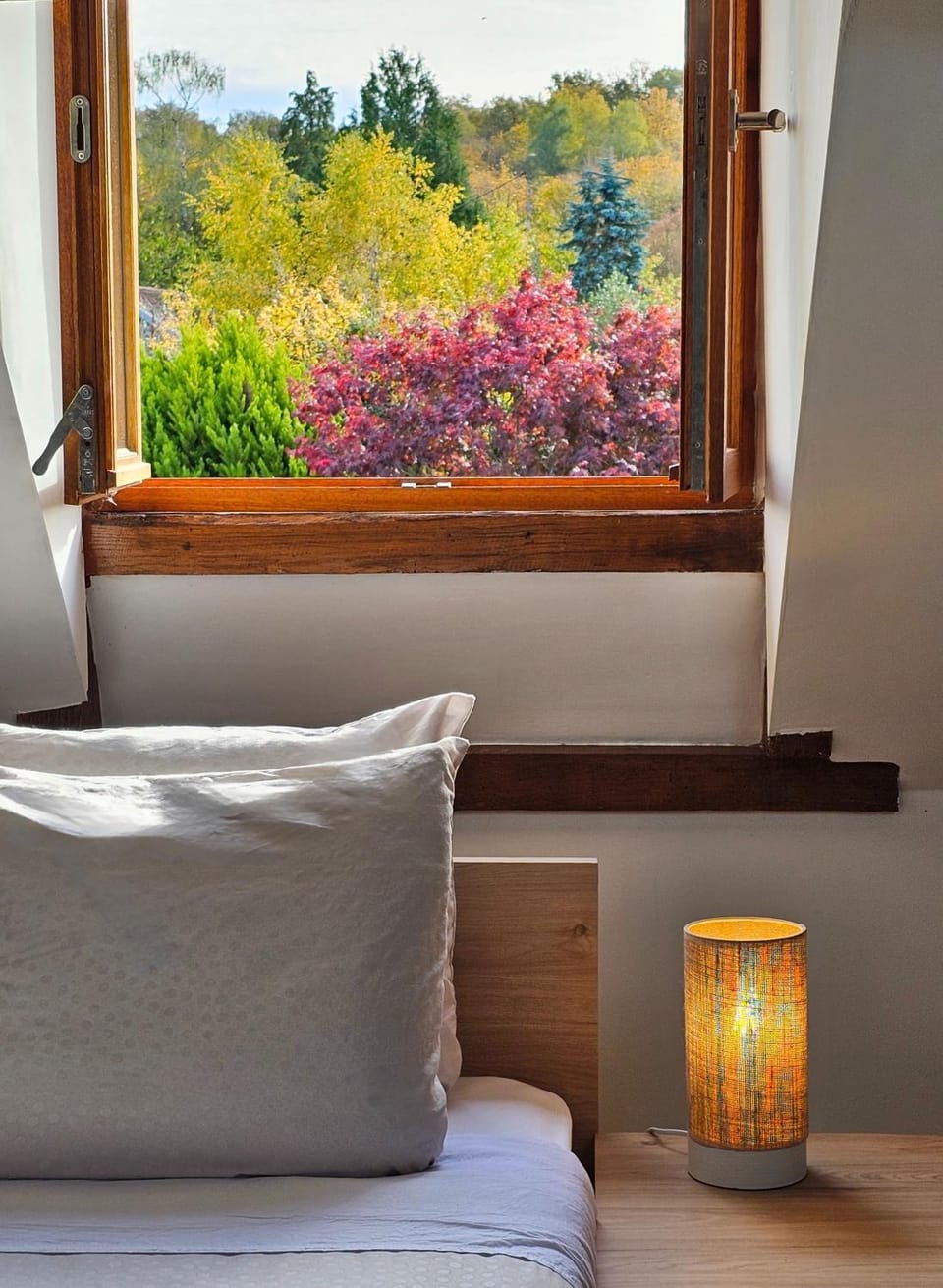 Bed, Garden, View (from property/room), View (from property/room), Bedroom, Garden view
