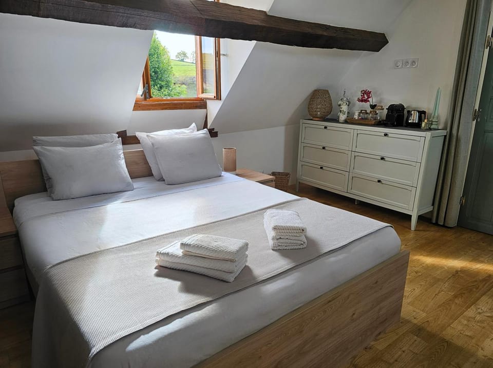 Bed, Coffee/tea facilities, Bedroom, towels