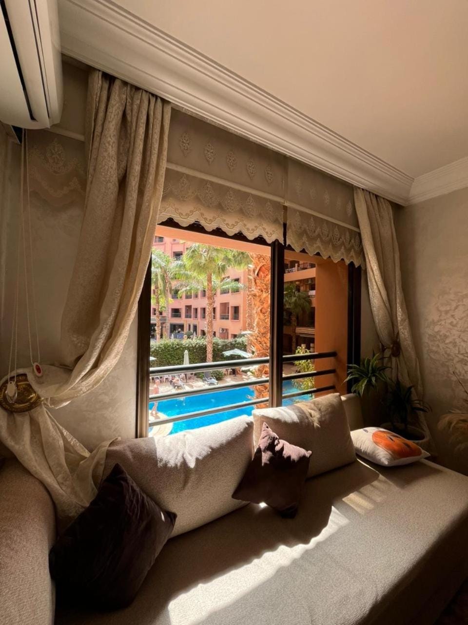 Living room, Pool view, Swimming pool, sunbed