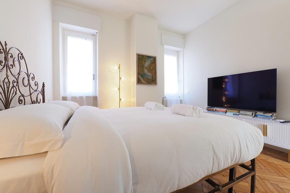 Bed, TV and multimedia