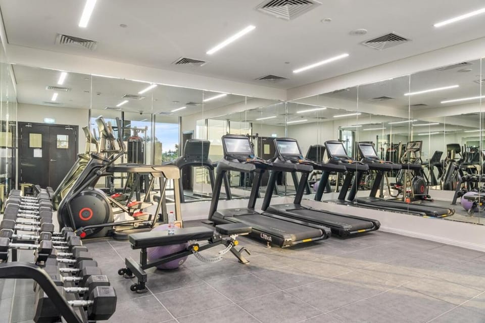 Cozy Studio, 2 Balconies, Airport & Yas F1 Circuit Apartment in Abu Dhabi
