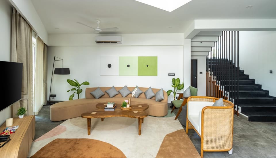 TV and multimedia, Living room, Seating area, air conditioner