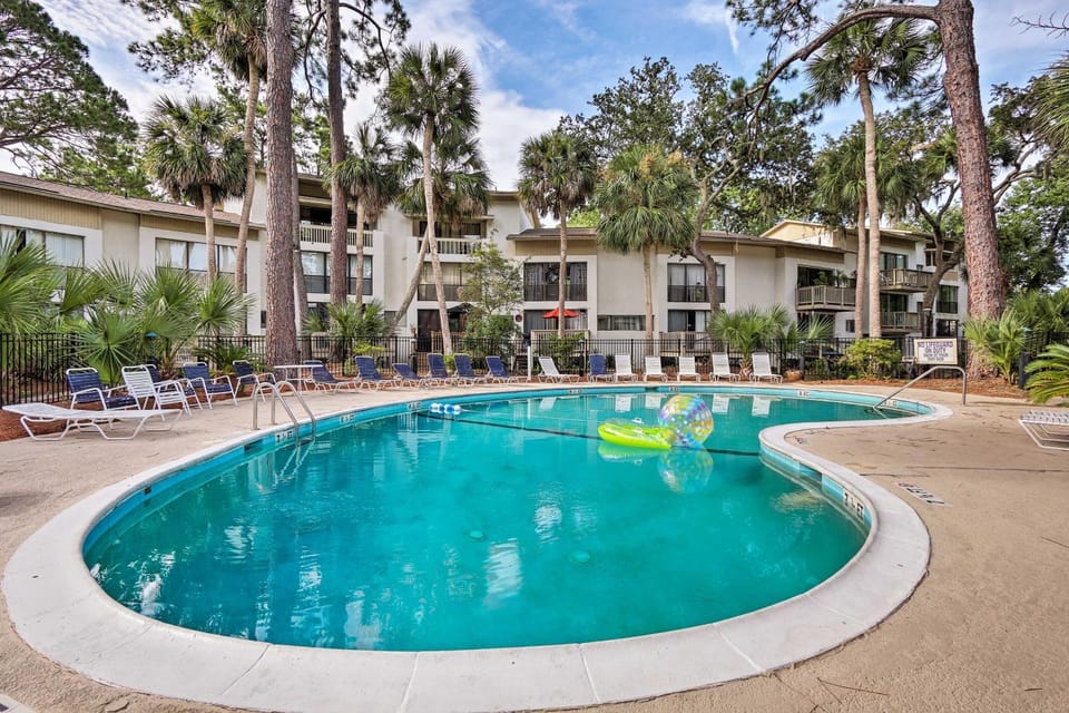 Walk to Beach: Peaceful Hilton Head Island Condo House in South Forest Beach