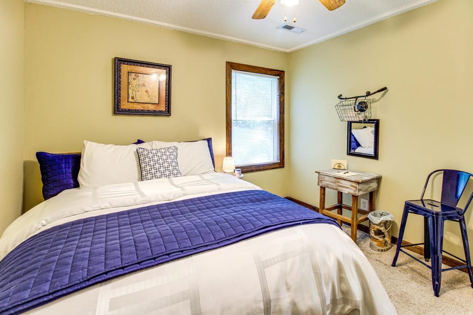 Lake Guntersville Hideaway! Home on Over 2 Acres House in Scottsboro