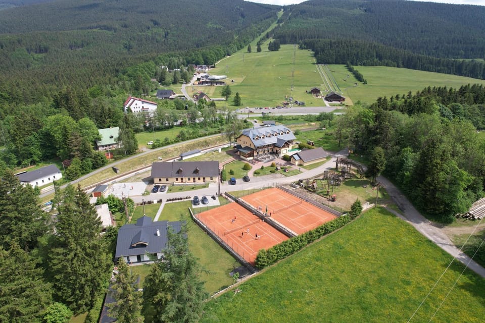 Neighbourhood, Bird's eye view, Mountain view