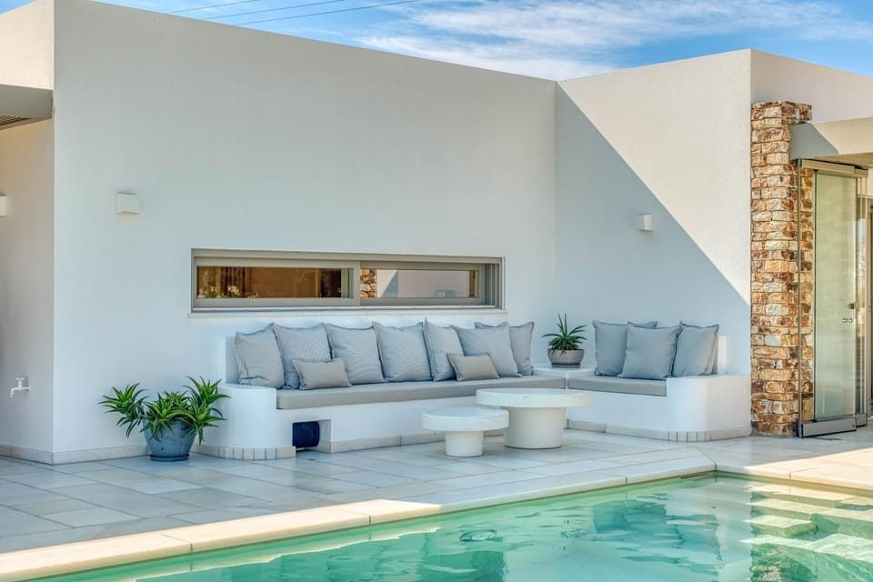 Patio, Day, Living room, Seating area, Pool view