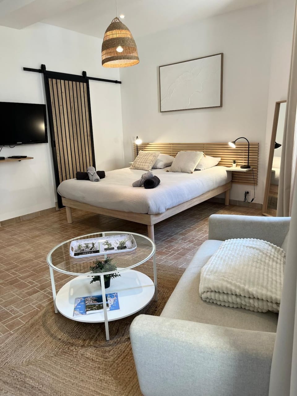 Le Robin Central Studio with AC & charm Apartment in Antibes
