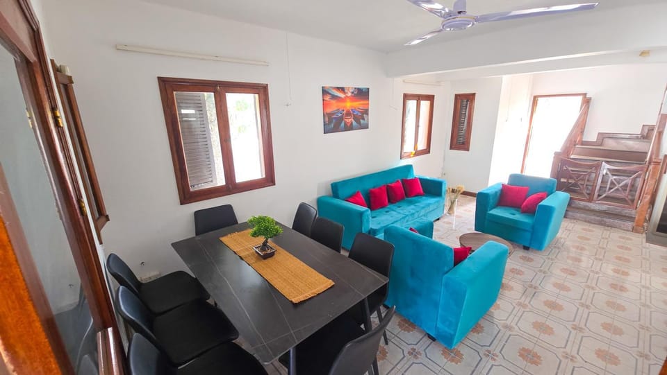 Spacious Seafront Villa with seaview terrace and beach access Villa in Rivière du Rempart District, Mauritius