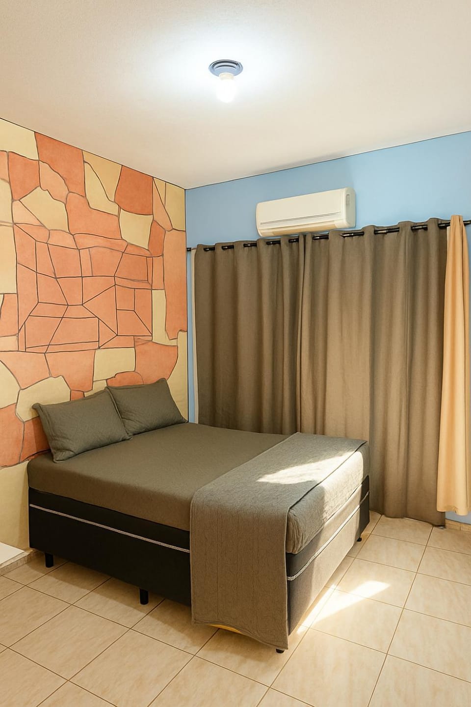 Bed, Photo of the whole room, Bedroom, air conditioner