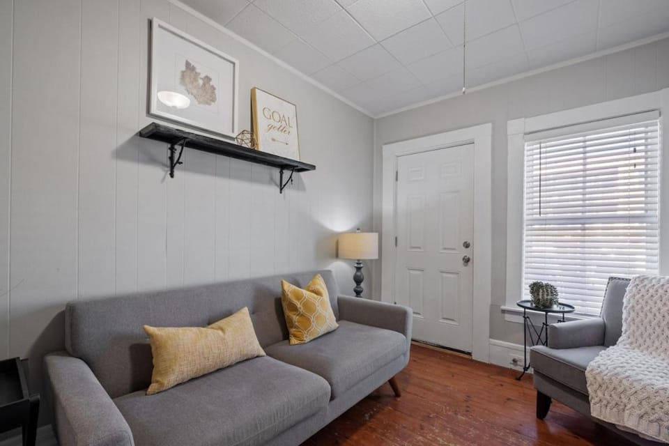 Perfect Size For Short & Mid Term Stays Apartment in Manchester