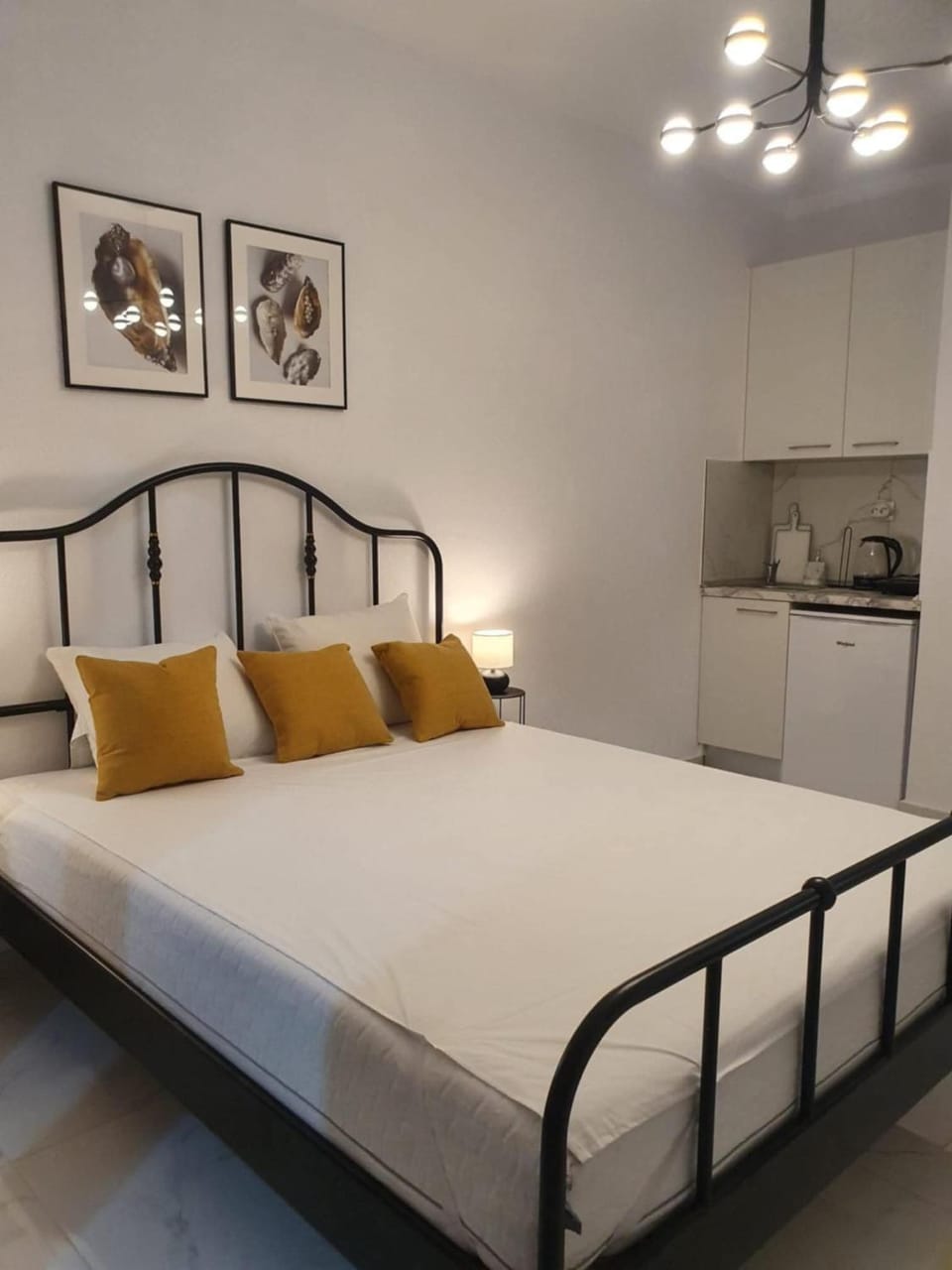 Golden Shell Studio Apartment in Halkidiki