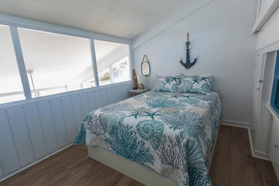 Beautiful Sky 332 Apartment in Cedar Key