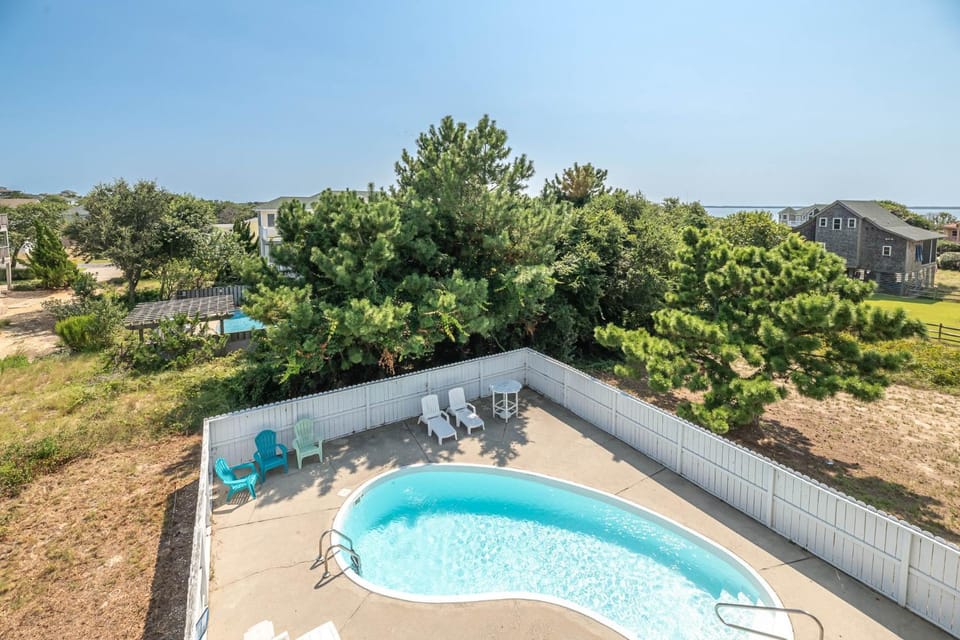 Flip Flop Inn - Duck, Carolina Dunes, 440 Yds to Beach, Sound View, Courtyard, Pool, Hot Tub House in Duck