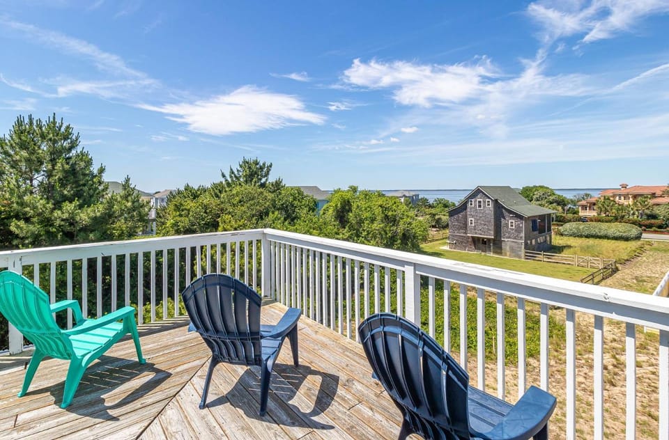 Flip Flop Inn - Duck, Carolina Dunes, 440 Yds to Beach, Sound View, Courtyard, Pool, Hot Tub House in Duck