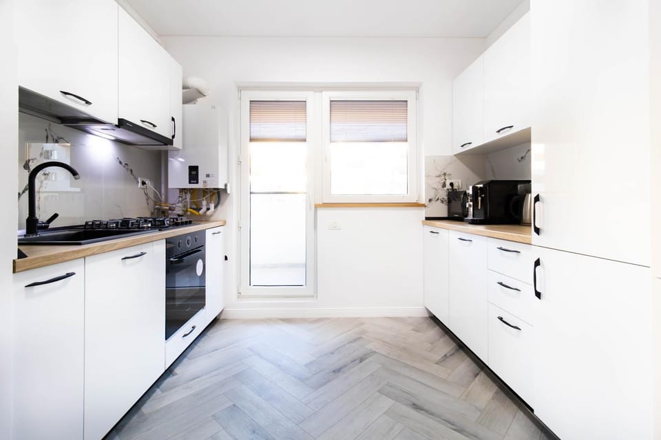 Kitchen or kitchenette, oven, stove