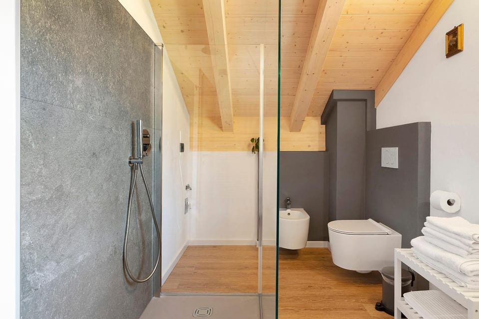 Bathroom, Living room
