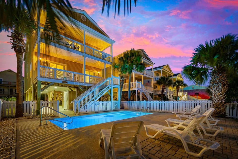 Property building, Patio, Natural landscape, Pool view, Swimming pool, sunbed