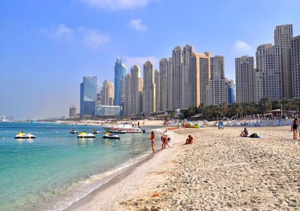 Nearby landmark, Communal lounge/ TV room, Day, People, Natural landscape, Beach, Evening entertainment, City view, Sea view, group of guests