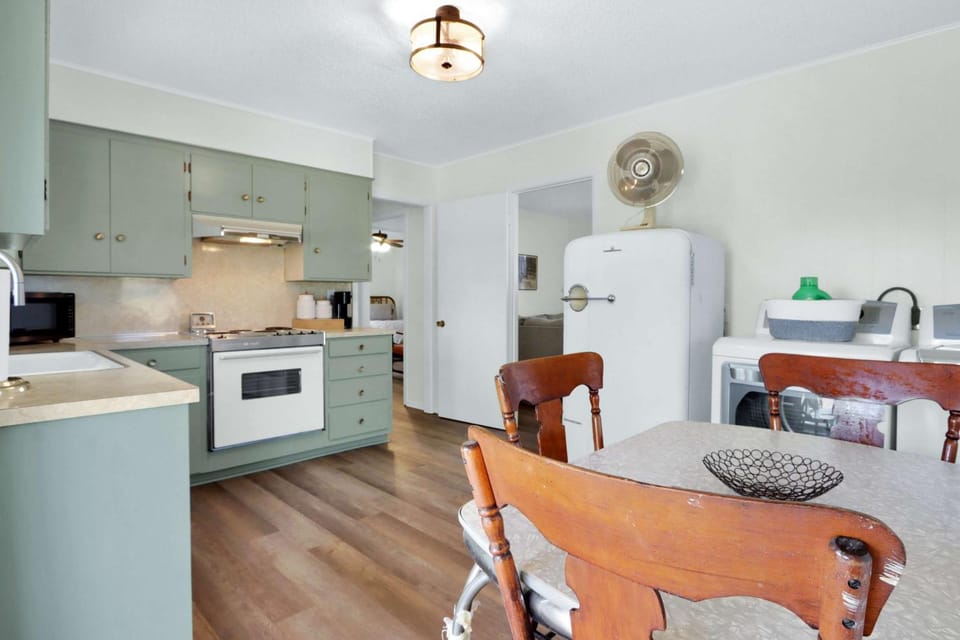 Relaxing River Getaway for 5 Unwind and Unplug House in New Braunfels