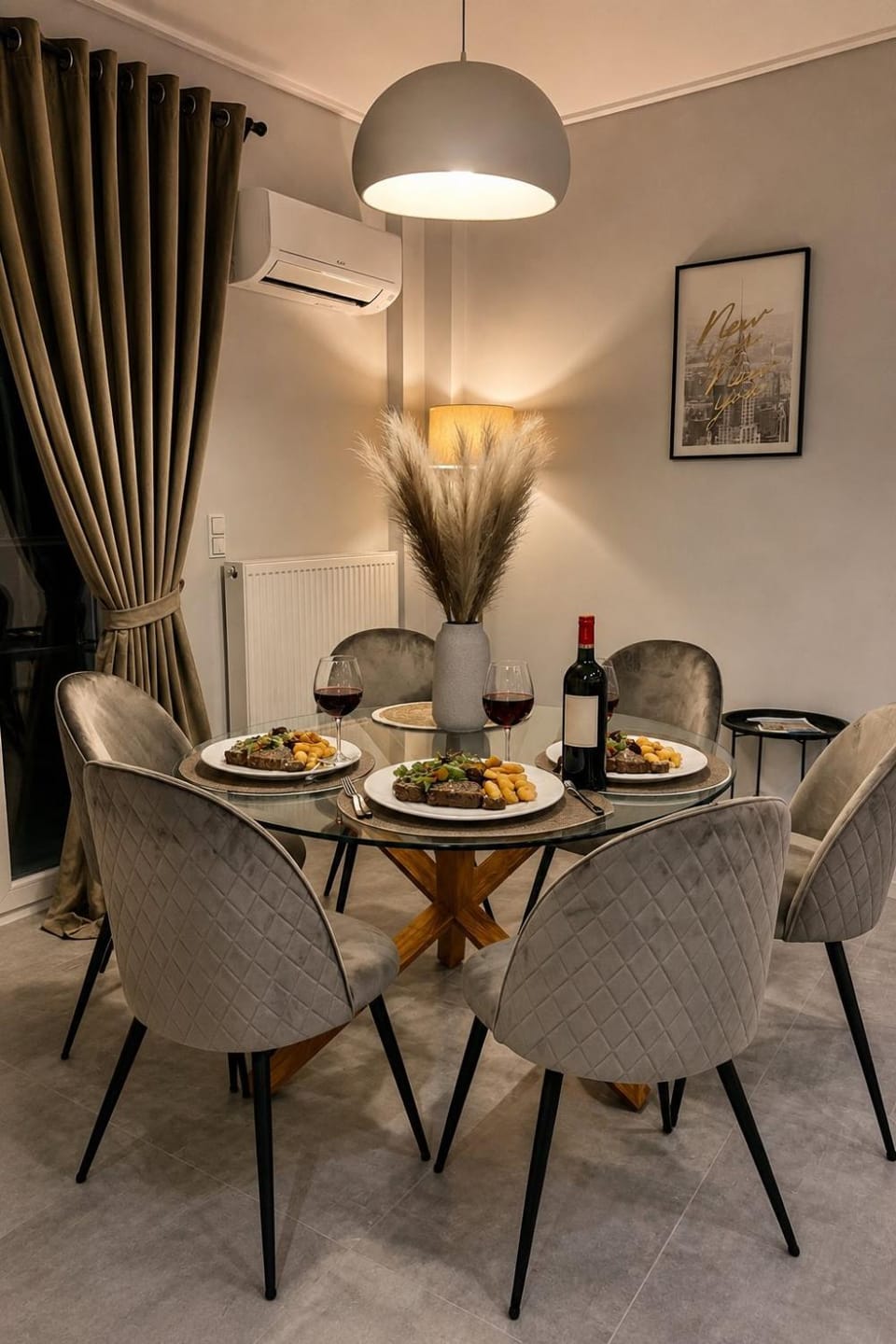 Property building, Dining area, Drinks