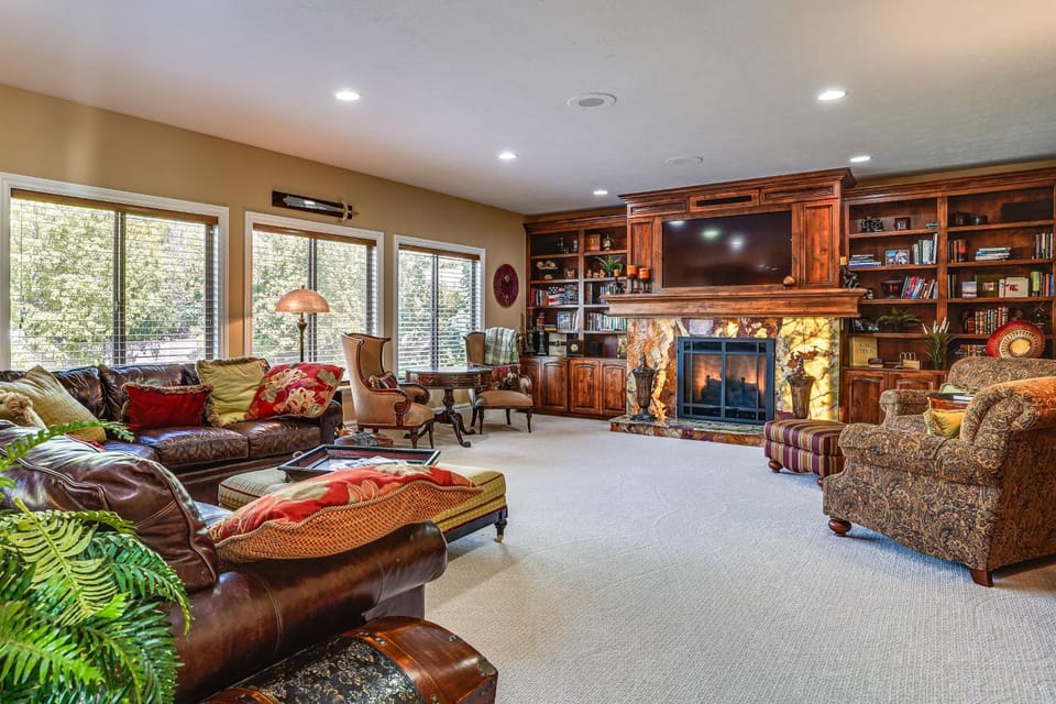 Upscale Group Getaway in Orem w/ Private Hot Tub House in Orem