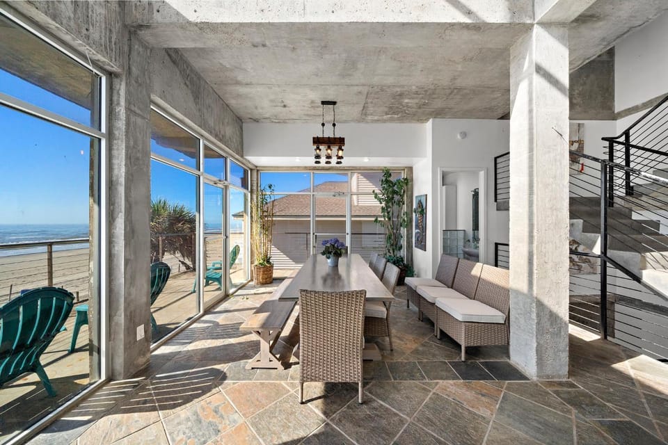 Seating area, Dining area, Sea view, furniture
